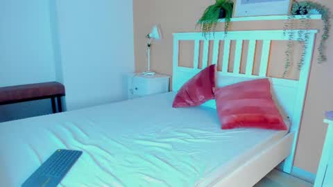 Snapshot of amelialaurent_ chatting on 26, 6, 2026 amelialaurent_ online show from 26, 6, 2026