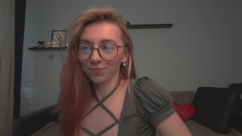 Snapshot of ameliamber0 chatting on 8, 3, 2025 Amelia online show from 8, 3, 2025