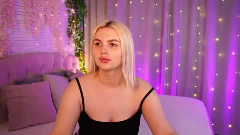 Snapshot of ameliawells chatting on 4, 5, 2026 Amelia online show from 4, 5, 2026