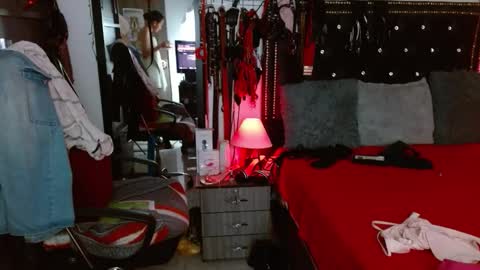 amelie__martinez online show from 27, 2, 2026