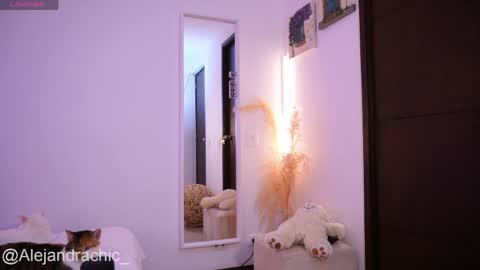 Alejandra  online show from 13, 4, 2026