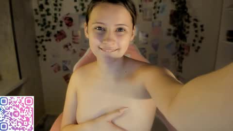 Snapshot of amelienjames chatting on 1, 12, 2024 Amelie James online show from 1, 12, 2024