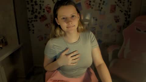 Snapshot of amelienjames chatting on 23, 12, 2024 Amelie James online show from 23, 12, 2024