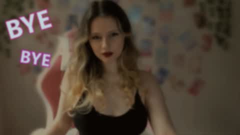 Snapshot of amelienjames chatting on 3, 1, 2025 Amelie James online show from 3, 1, 2025