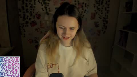 Snapshot of amelienjames chatting on 4, 1, 2025 Amelie James online show from 4, 1, 2025