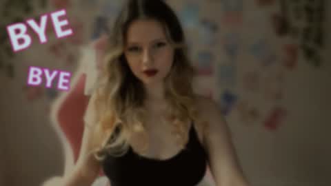 Snapshot of amelienjames chatting on 13, 1, 2025 Amelie James online show from 13, 1, 2025