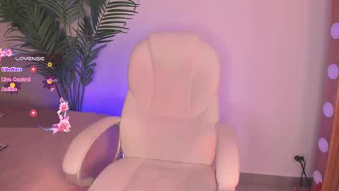 Snapshot of ameliie_brown chatting on 30, 1, 2025 Amelie online show from 30, 1, 2025