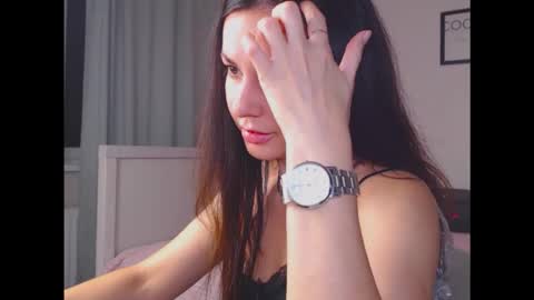 amelinamersi online show from 8, 9, 2025