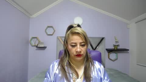 Snapshot of amell_thomson chatting on 28, 12, 2024 Amell Thomson online show from 28, 12, 2024