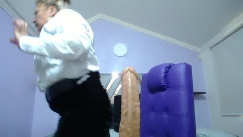 Snapshot of amell_thomson chatting on 30, 12, 2024 Amell Thomson online show from 30, 12, 2024