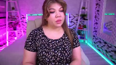 Snapshot of amellywhite chatting on 6, 6, 2026 Alina online show from 6, 6, 2026