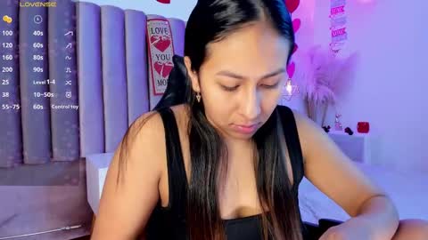 Snapshot of amelyamann chatting on 24, 2, 2025 online show from 24, 2, 2025