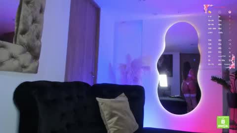 Snapshot of amelyamann chatting on 11, 9, 2025 online show from 11, 9, 2025