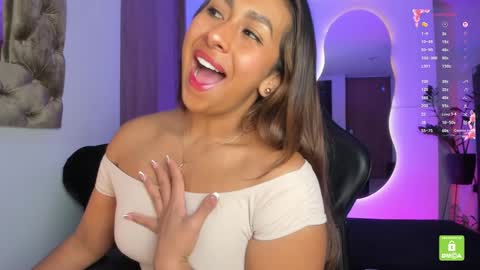 Snapshot of amelyamann chatting on 21, 9, 2025 online show from 21, 9, 2025