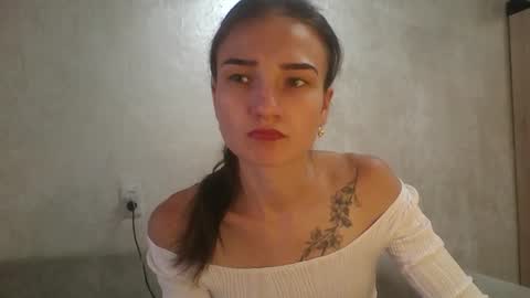 Julia  online show from 10, 9, 2025