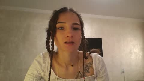 Julia  online show from 7, 10, 2025