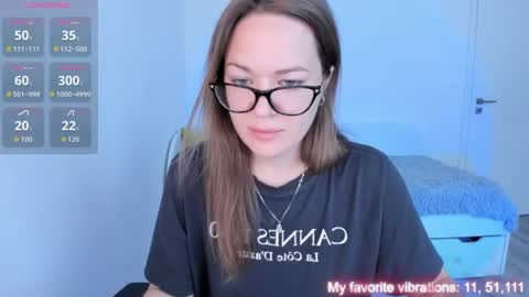 Snapshot of ami_amour_ chatting on 29, 6, 2026 Hi-hi I am Kate welcome to my sexy room online show from 29, 6, 2026