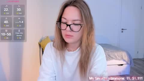 Snapshot of ami_amour_ chatting on 17, 7, 2026 Hi-hi I am Kate welcome to my sexy room online show from 17, 7, 2026