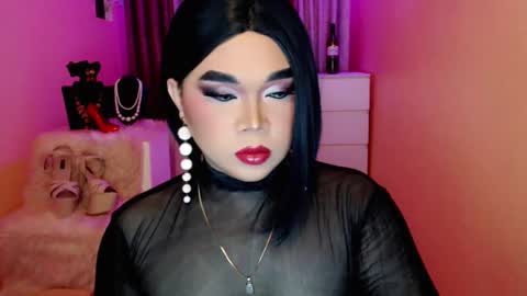 Queen Mireska online show from 2, 1, 2025