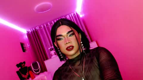 Queen Mireska online show from 6, 3, 2025