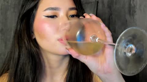 Snapshot of amina_artin chatting on 4, 12, 2024 Amina online show from 4, 12, 2024