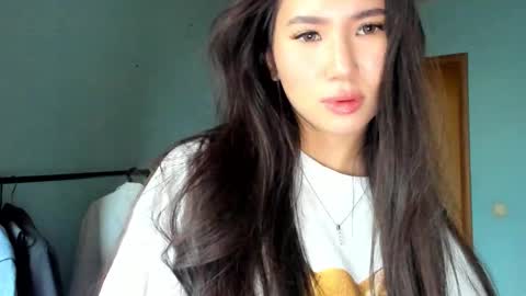 Snapshot of amina_artin chatting on 24, 10, 2025 Amina online show from 24, 10, 2025