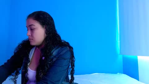 Snapshot of amira_moon_ chatting on 18, 11, 2025 Amira online show from 18, 11, 2025