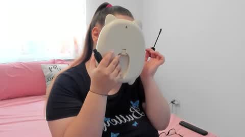 Snapshot of amiravyxen chatting on 17, 6, 2026 Amira Vyxen online show from 17, 6, 2026