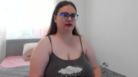 Snapshot of amiravyxen chatting on 25, 6, 2026 Amira Vyxen online show from 25, 6, 2026