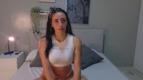 Snapshot of ammyrouse__ chatting on 6, 2, 2026 A M M Y online show from 6, 2, 2026