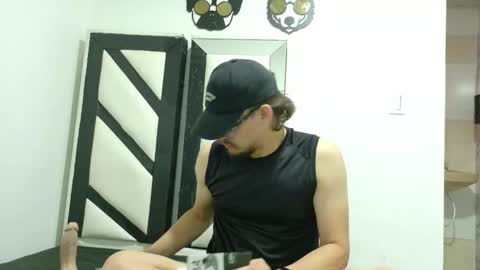Snapshot of amo_rodrid chatting on 17, 10, 2025 Josue AMo online show from 17, 10, 2025
