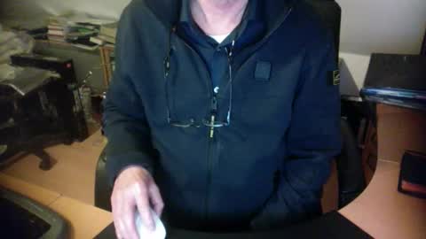 Snapshot of amor2200 chatting on 20, 1, 2025 Amor2200 online show from 20, 1, 2025