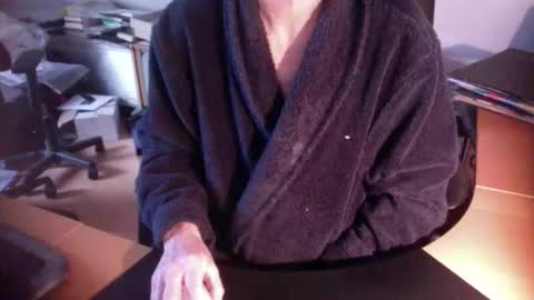 Snapshot of amor2200 chatting on 23, 1, 2025 Amor2200 online show from 23, 1, 2025