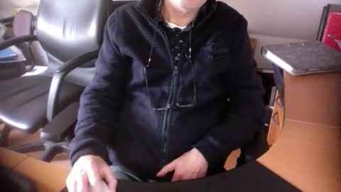 Snapshot of amor2200 chatting on 4, 2, 2025 Amor2200 online show from 4, 2, 2025