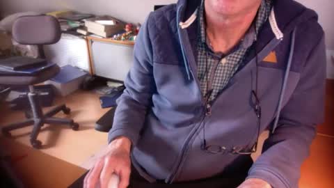 Snapshot of amor2200 chatting on 7, 10, 2025 Amor2200 online show from 7, 10, 2025