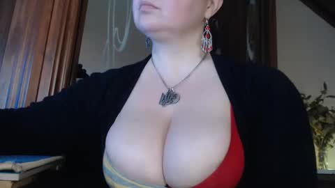 amorelara online show from 2, 2, 2025