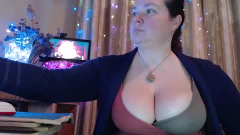 amorelara online show from 4, 2, 2026