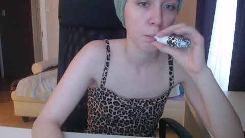 Snapshot of amoremeoww chatting on 27, 12, 2024 miss unforgettable online show from 27, 12, 2024