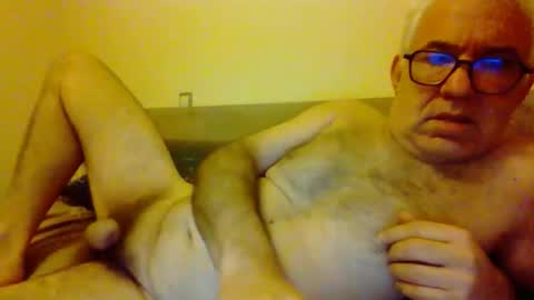 Snapshot of amstel69 chatting on 3, 10, 2025 amstel69 online show from 3, 10, 2025