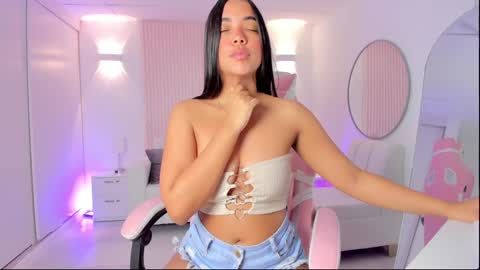 Snapshot of amy_medina_ chatting on 16, 1, 2025 Emily online show from 16, 1, 2025