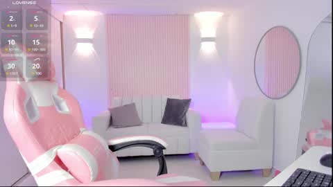 Snapshot of amy_medina_ chatting on 11, 3, 2025 Emily online show from 11, 3, 2025