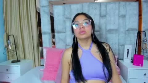 Emy Noa  online show from 19, 5, 2026