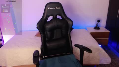 Snapshot of amy_stiward chatting on 10, 11, 2025 Mia Cristancho online show from 10, 11, 2025