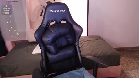 Snapshot of amy_stiward chatting on 6, 2, 2026 Mia Cristancho online show from 6, 2, 2026