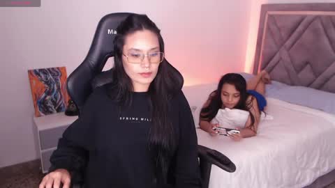Mia Cristancho online show from 5, 6, 2026