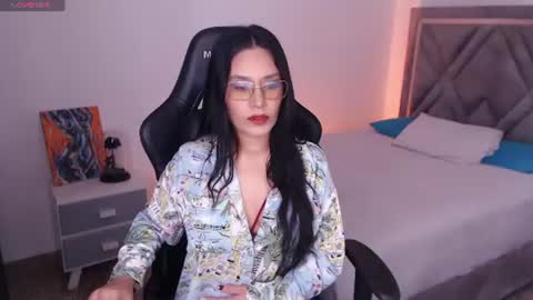 Mia Cristancho online show from 8, 7, 2026