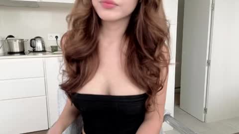 Snapshot of amyalwayshere chatting on 23, 4, 2026 girl next door named Amy online show from 23, 4, 2026