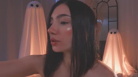 Amy Armstrong online show from 19, 10, 2025