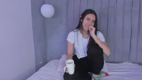 Amy ... Nice to meet u   thumb up me please its important online show from 20, 1, 2025