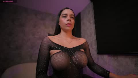 AMY WALKER online show from 19, 11, 2025